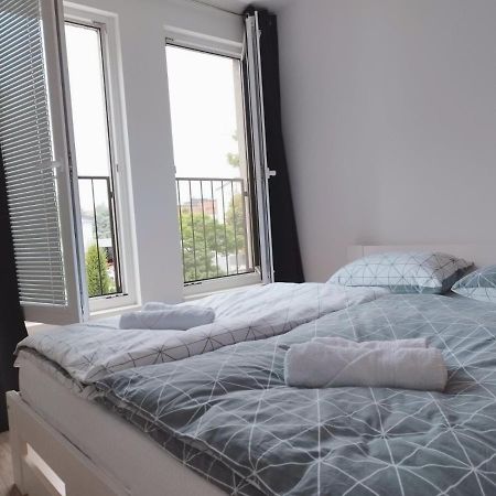 Apartment Sanya #3 リュブリャナ エクステリア 写真