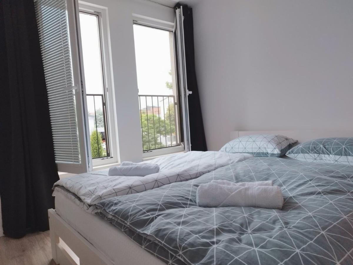 Apartment Sanya #3 リュブリャナ エクステリア 写真