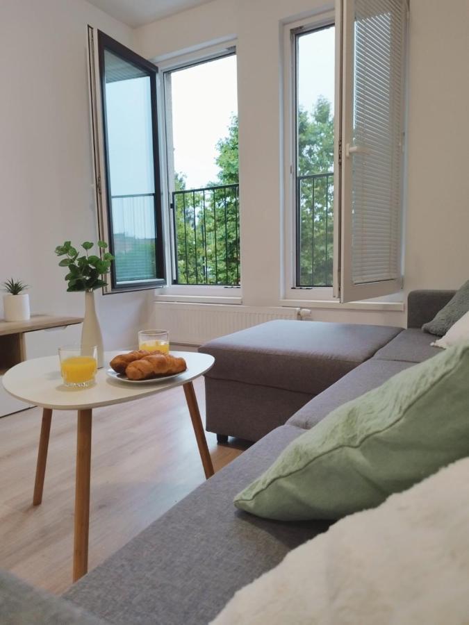 Apartment Sanya #3 リュブリャナ エクステリア 写真